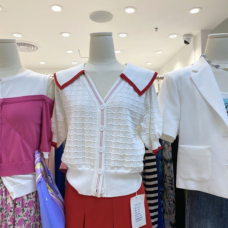 Áo Len Ngắn Tay Khoét Lỗ Một Hàng Khuy Thời Trang Mùa Hè Hàn Quốc Hàng Mới