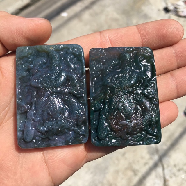 Mặt dây chuyền quan công