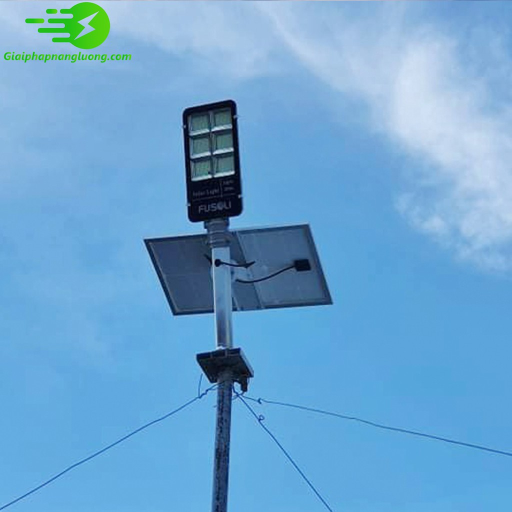 Đèn nlmt 300w dùng tấm pin mono công nghệ mới - Đèn năng lượng mặt trời thương hiệu Fusoli