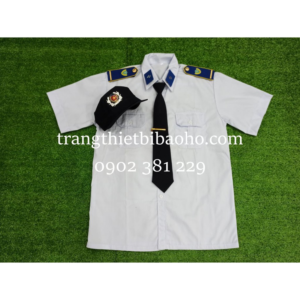 Áo bảo vệ màu trắng kèm phụ kiện gạch đồng xanh dương thêu