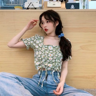 Áo croptop hoa cúc