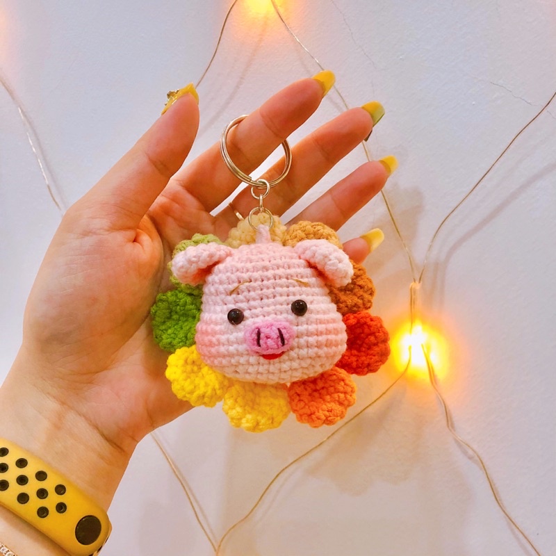 - Mặt thú cưng viền hoa