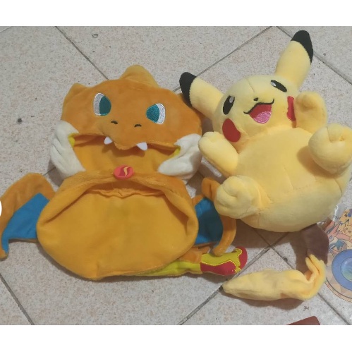 Thú Nhồi Bông Hình Pikachu Mặc Áo Choàng Dễ Thương