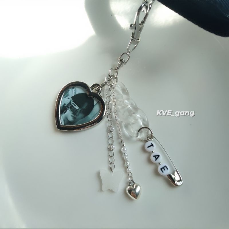 Móc khoá Handmade có kèm khung kim loại để ảnh dùng trang trí binder, ốp lưng,.. làm theo yêu cầu