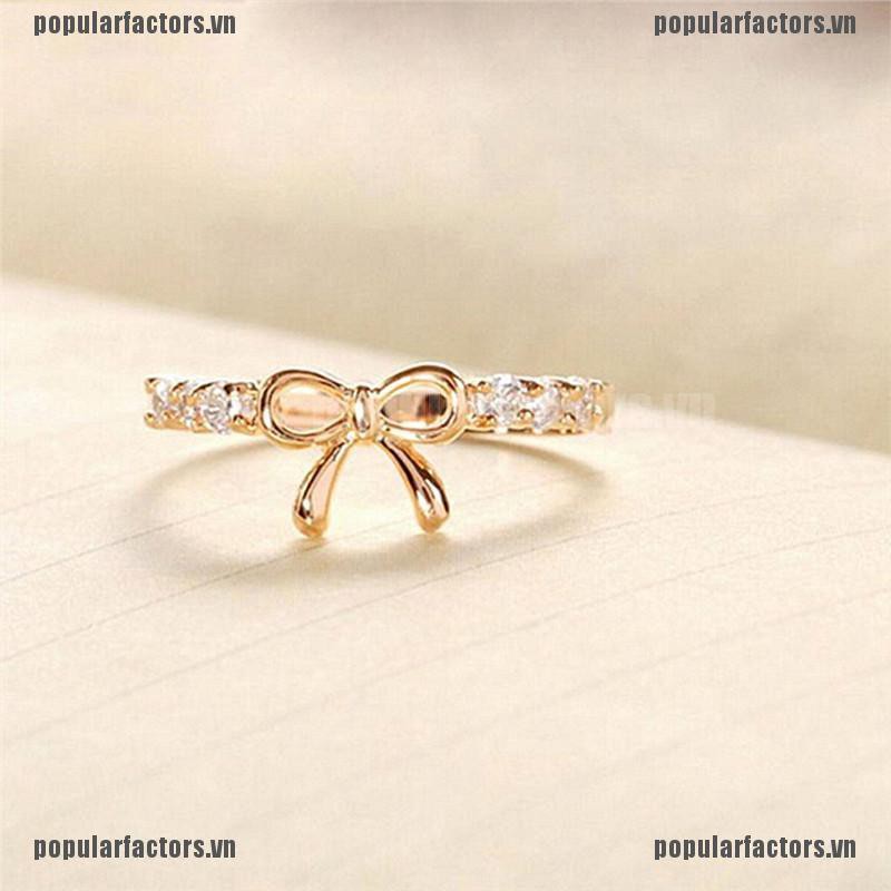 Vòng Tay Kim Loại Đính Đá Lấp Lánh