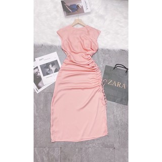 Váy lụa hồng tay hến