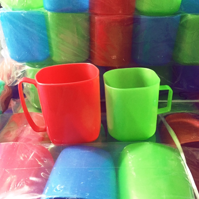 Cốc nhựa Việt Nhật có quai xanh đỏ