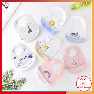 Yếm ăn dặm silicon in chữ holiday đáng yêu cho bé ad14-chicoma