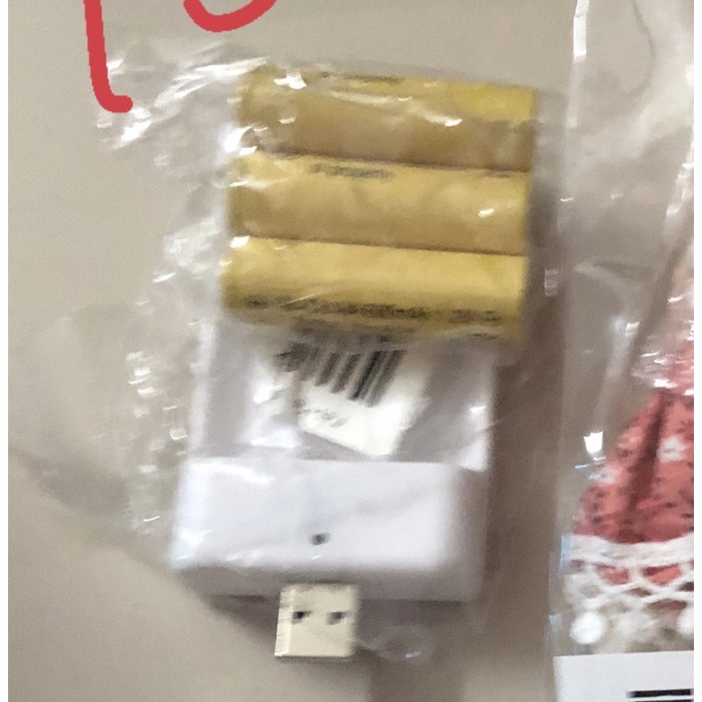 Hộp và 3 pin sạc tái sử dụng 3A AAA