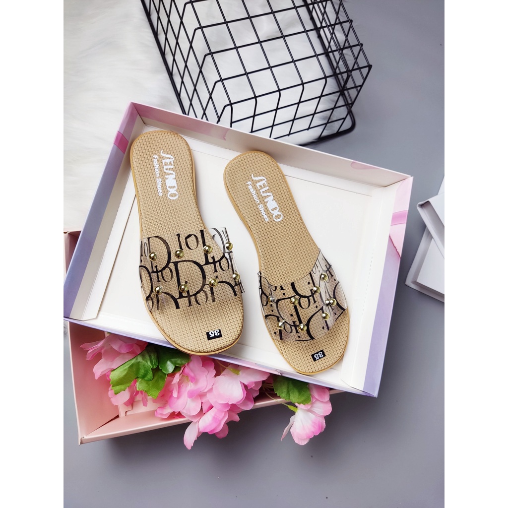 Dép nữ quai trong suốt đính đá vàng thời trang dễ phối đồ phong cách mới cho nữ