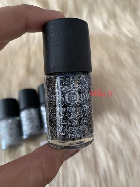 Nước Sơn móng Yesterday 15ml kim tuyến GIÁ RẺkim tuyến sáng, đẹp, xinh lung linh