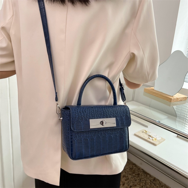 Túi Đeo Chéo Vuông Nhỏ Họa Tiết Da Cá Sấu Thời Trang Hàng Mới 2022 Dành Cho Nữ