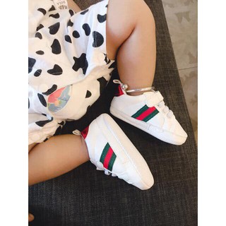 Giày gucci con ong bé trai siêu hot