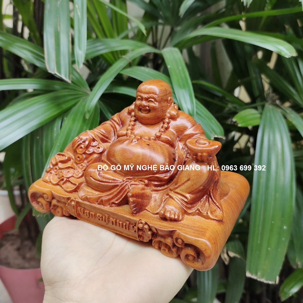 Tượng phật di lặc để ô tô gỗ hương