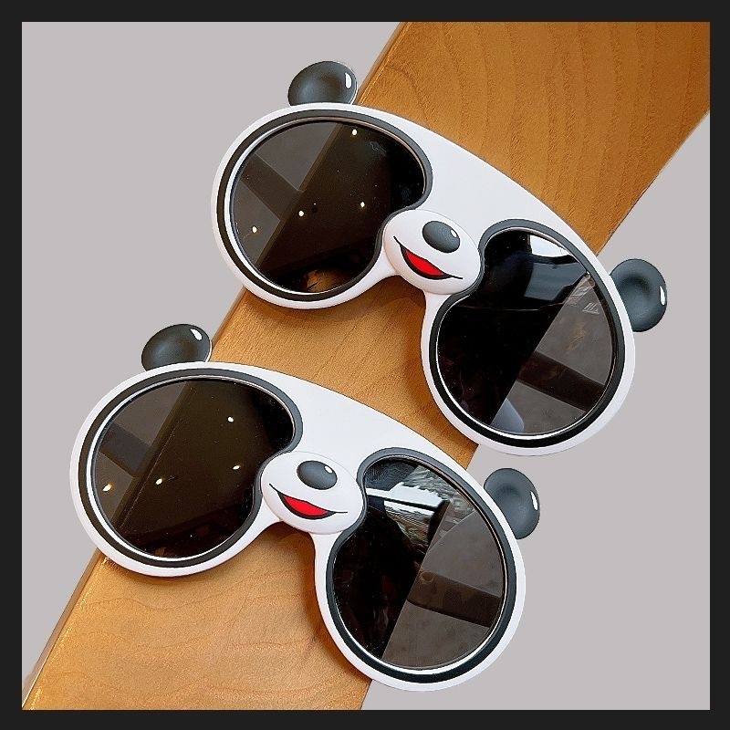 Kính Mát Hình Gấu Trúc Dễ Thương Cho Bé