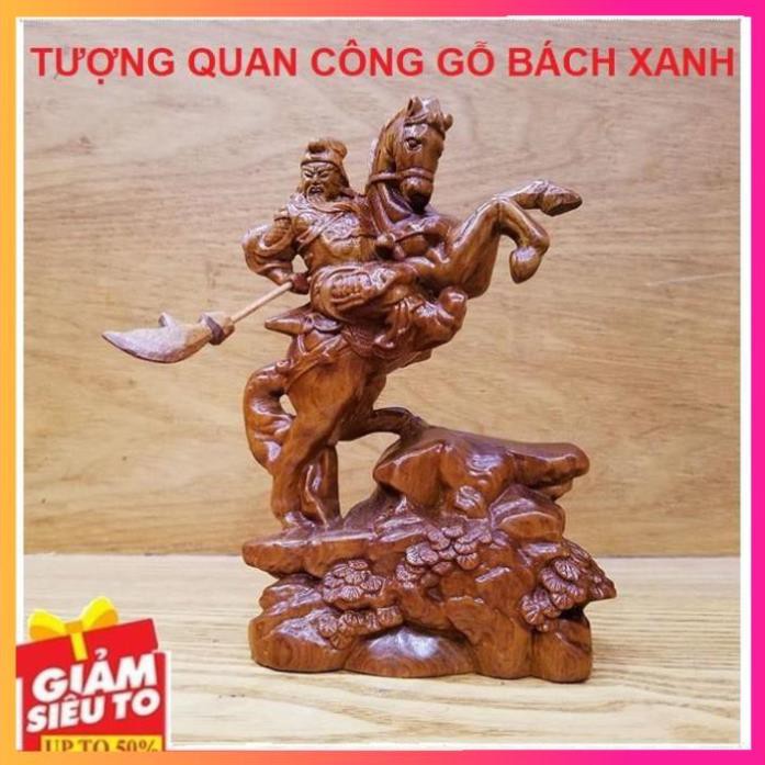 Tượng quan công cưỡi ngựa gỗ bách xanh