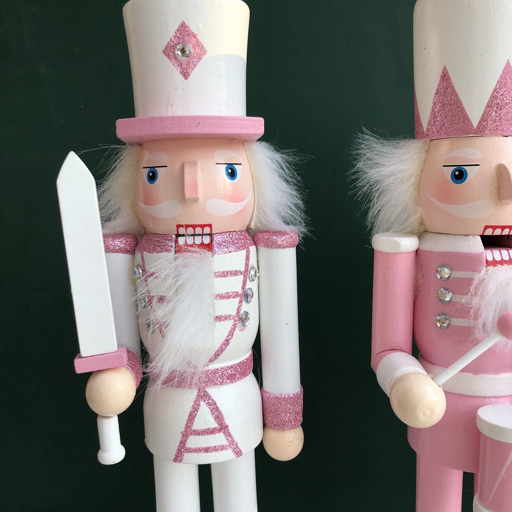 Bộ 4 Mô Hình Chú Lính Chì Gỗ Màu Hồng Decor Trang Trí Giáng Sinh - Noel Cao 30cm hoặc 23cm