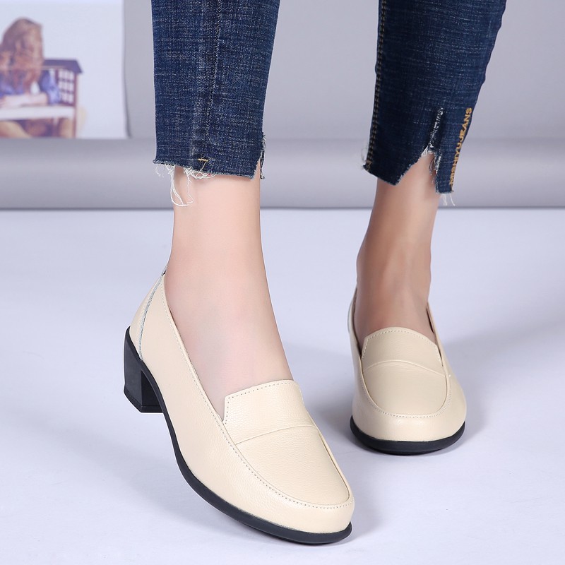 【ready stock】Women's shoes Black leather shoes single shoes with increased heel retro casual shoes thick heel small leather shoes work shoes