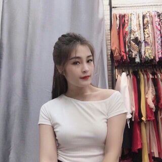 Áo phông lệch vai