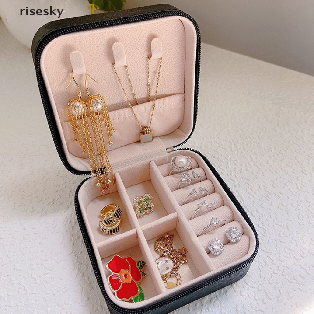 1 Hộp Đựng Nhẫn / Bông Tai / Trang Sức Dùng Khi Đi Du Lịch ♨Trên đó