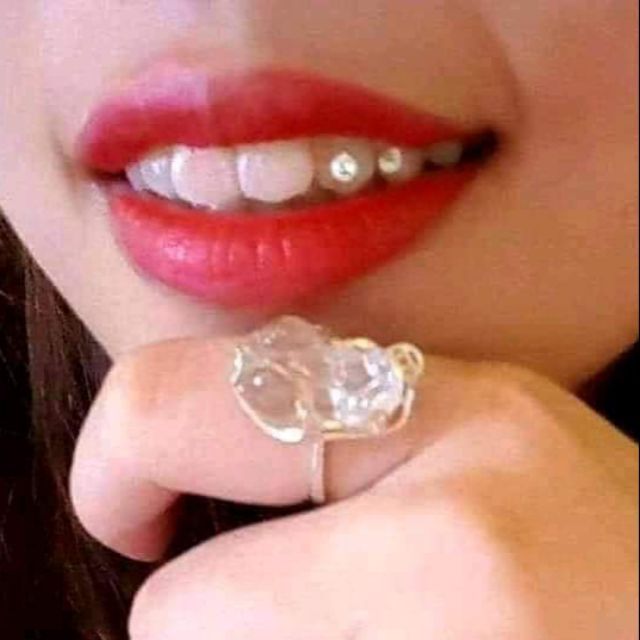 Đá đính răng lẻ 1v