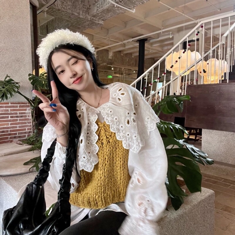 Set áo sơ mi cách điệu+ áo ghile len vàng đáng yêu hàn quốc