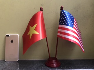 Cờ để bàn Việt nam và mỹ
