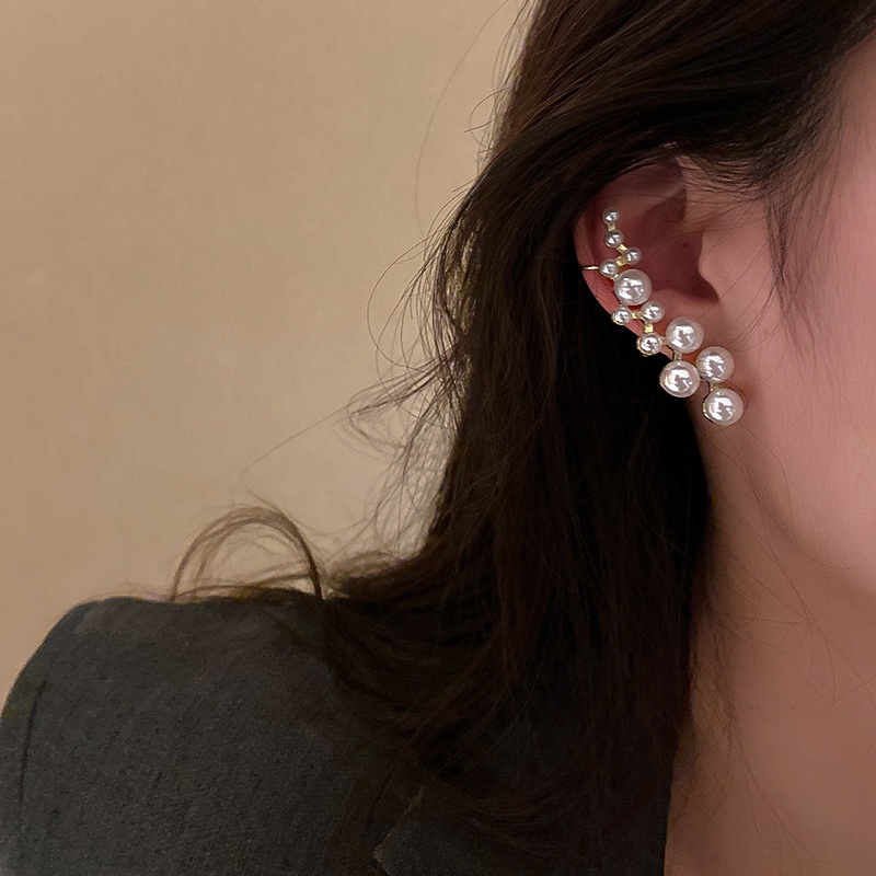 Đôi Khuyên Tai Kẹp Vành Tai Không Đối Xứng Đính Ngọc Trai Thời Trang Hàn Quốc Cho Nữ