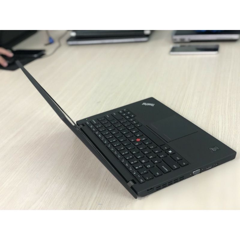 laptop Thinkpad X240 của Lenovo:CPU: Intel Core i5 Haswell 4300U ( 4 nhân x 1.9 ghz)Ram: 4GB ddr3Ổ cứng: SSD 128GB | BigBuy360 - bigbuy360.vn