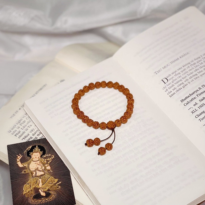 Vòng tay hạt Bồ Đề Kim Cang trơn tua rua - Bình an hộ mệnh