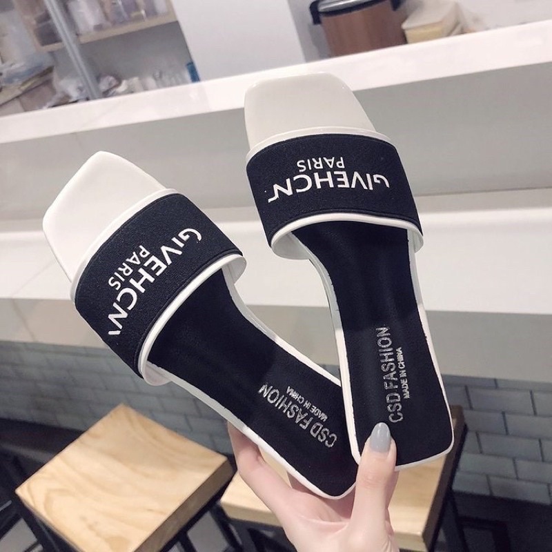 Dép bản Givenchive da mờ đế bệt xinh xắn thời trang dễ phối đồ.