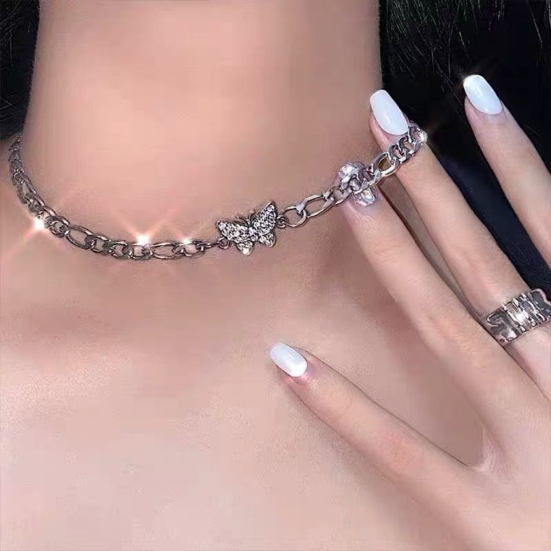 Dây chuyền vòng cổ choker sợi xích phối mặt hình bướm đính đá lấp lánh thời trang