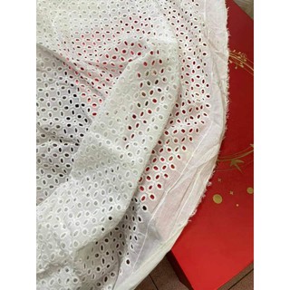 vải thô boi thêu hoa đục lỗ