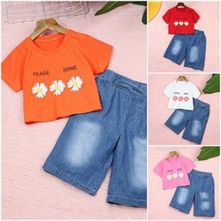 361753 Đồ Bộ Cho Bé Gái Áo Tay Ngắn Croptop In Hoa Cúc Quần Lửng Suông Sành Điệu (6 - 11 tuổi)