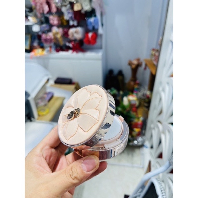 SET PHẤN NƯỚC OHUI VỎ HOA - VỎ DA BẢN LIMITED TONE SÁNG SỐ 1