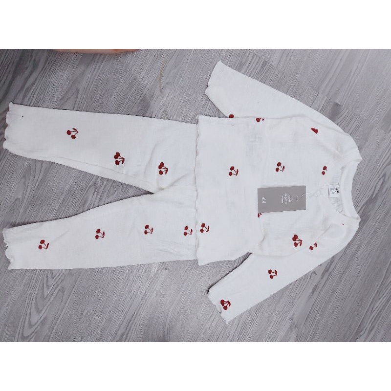 BỘ LEN TRẮNG HÌNH QUẢ CHERY CHO BÉ GÁI ( ẢNH SHOP CHỤP)
