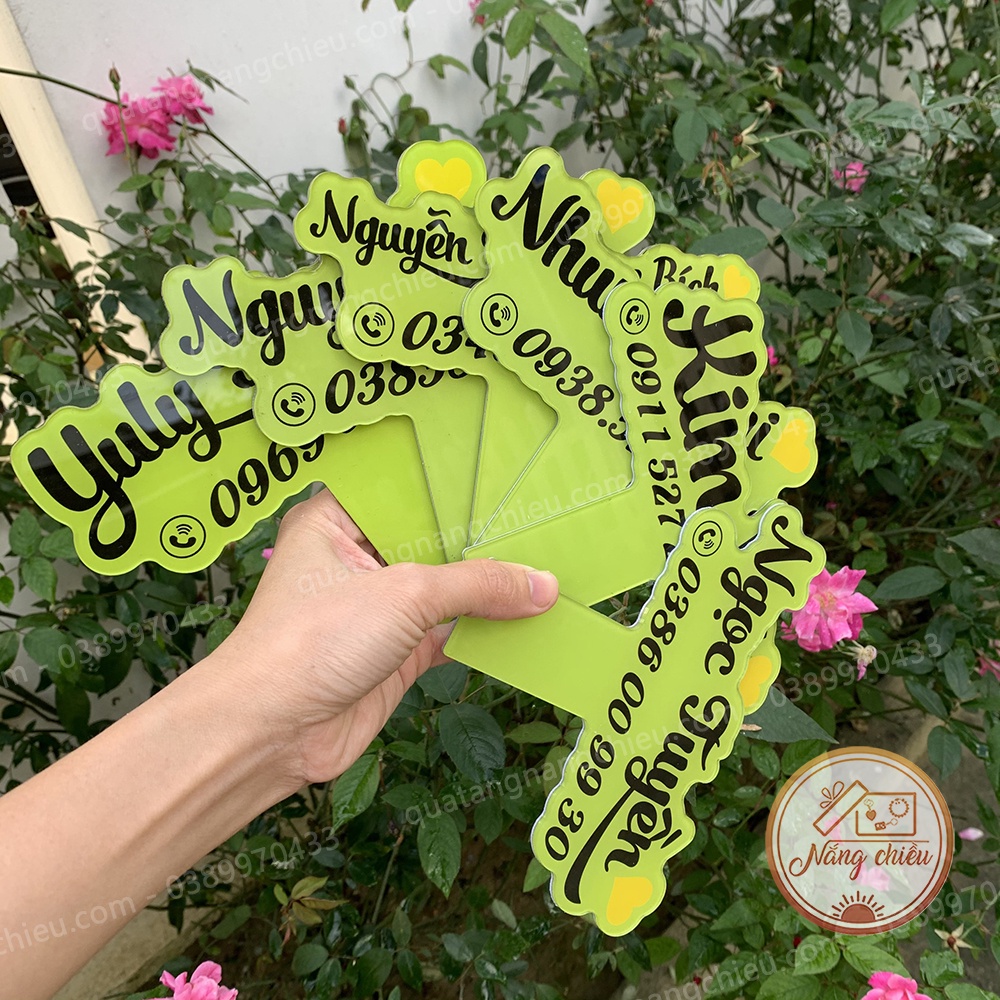 Bảng hiệu mica tay cầm thiết kế theo yêu cầu - Dành cho hệ thống kinh doanh mỹ phẩm