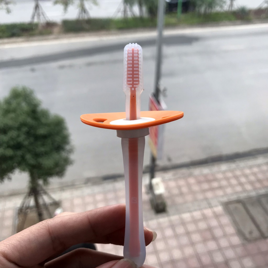 Bàn chải đánh răng Silicon Basilic cho bé yêu
