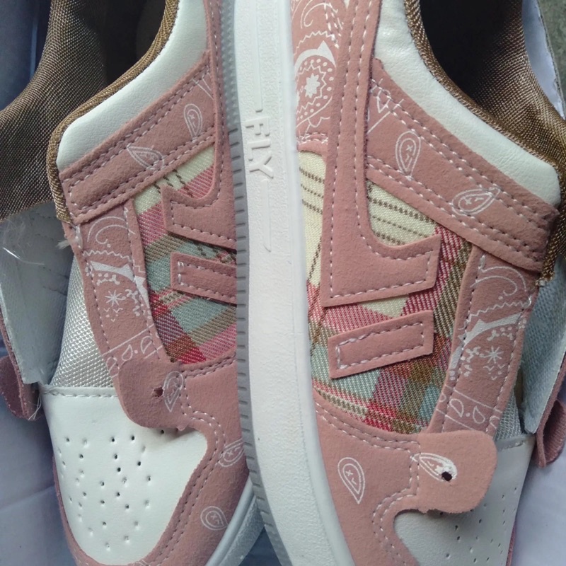 Giày thể thao phù hợp cho học sinh ,sinh viên 2022