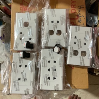 Mặt công tắc ổ cắm Sino Vanlock các loại