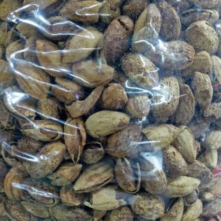 Hạt hạnh nhân 75000/250gr