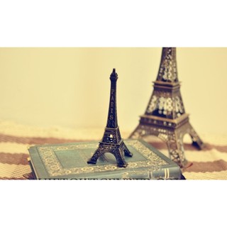 Biểu tượng của Paris, tháp Eiffel cao 10cm bằng kim loại
