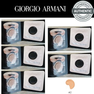 Bộ sản phẩm phấn nước Giorgio Armani TO GO ESSENCE-IN-FOUNDATION TONE-UP CUSHION kèm mút trang điểm giúp làm sáng màu da