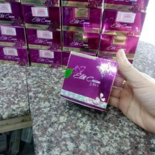 Kem con bướm Nguyễn Quách
