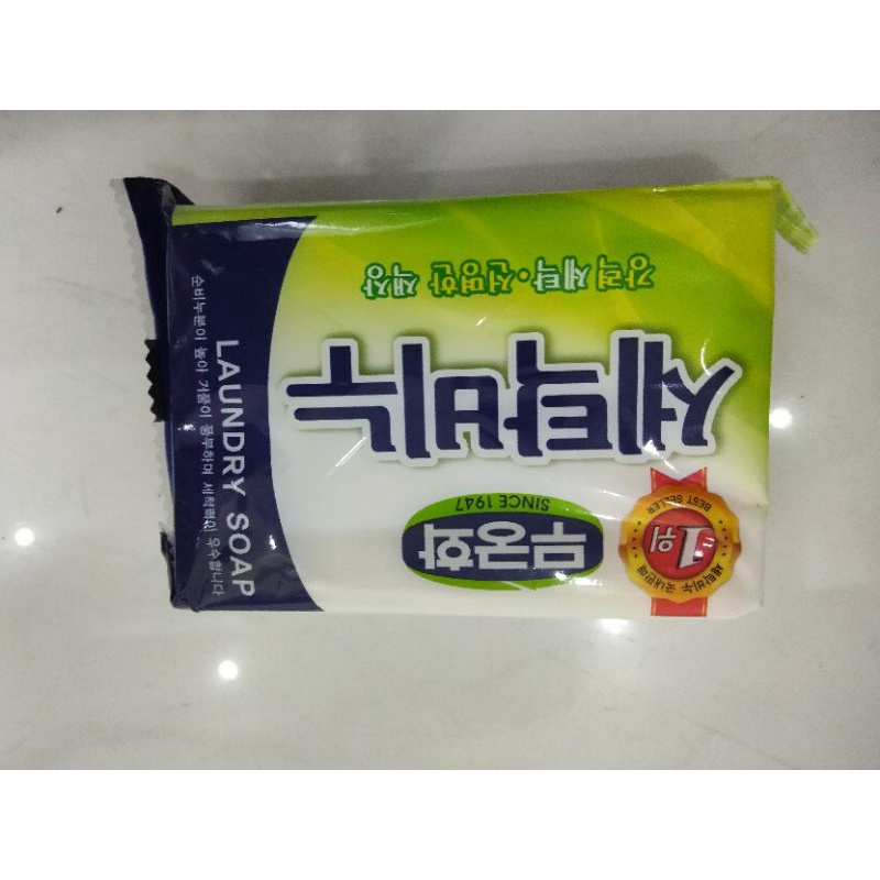 Xà bông tẩy trắng quần áo Hàn Quốc