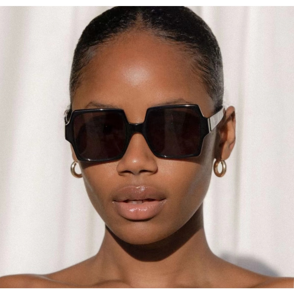 Kính Mát Nữ Gọng Vuông Nhỏ Màu Đen Phong Cách Vintage