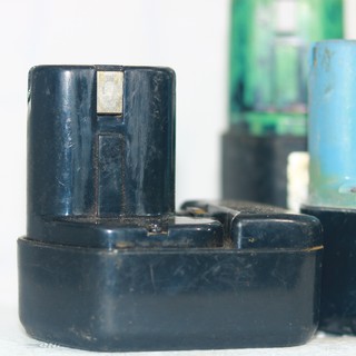 Vỏ pin hitachi 12V
