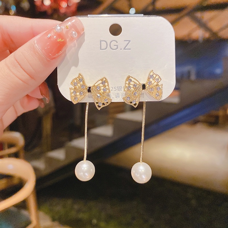 bông tai hình nơ kèm châu dài phong cách, khuyên tai thả dài cá tính