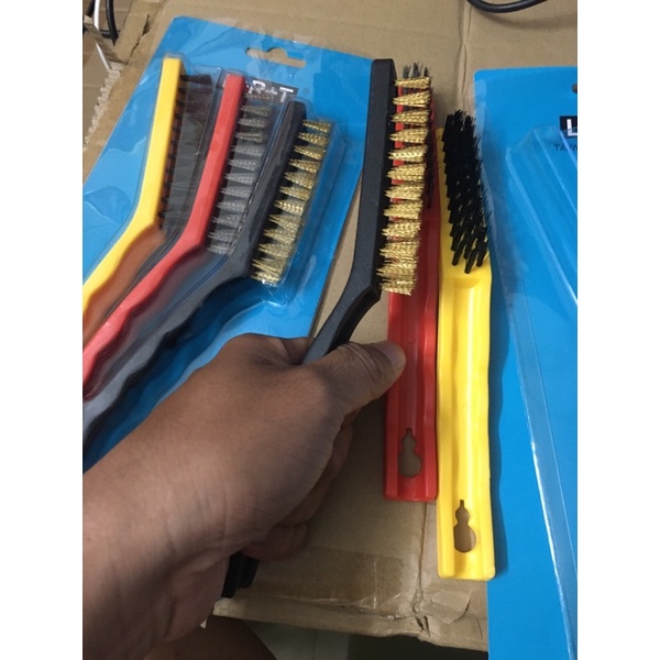 Bàn chải 3 cây  LRT