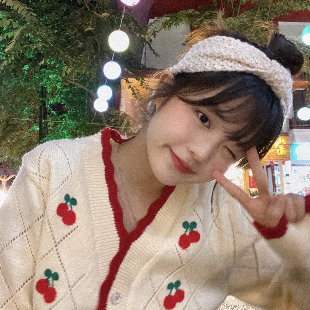 Áo khoác cardigan dệt kim tay dài in họa tiết quả cherry ngọt ngào